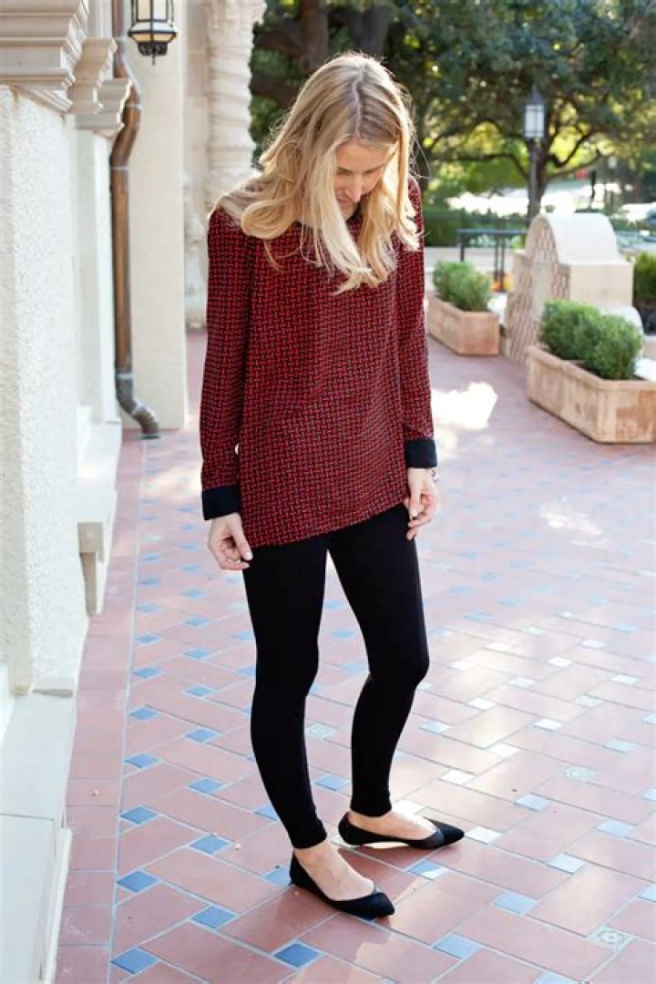 Are leggings OK to wear to an interview?