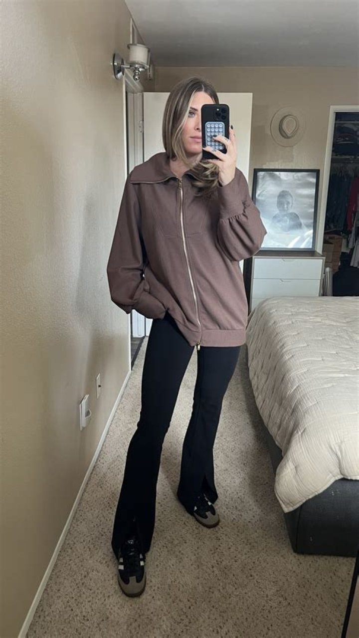 Are leggings okay for an interview?