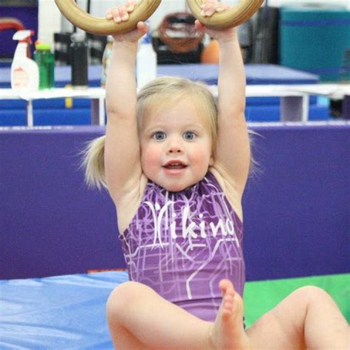 Are smaller gymnasts better?