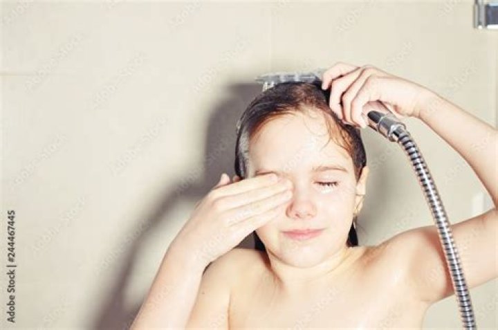 Can 3 year olds take showers?