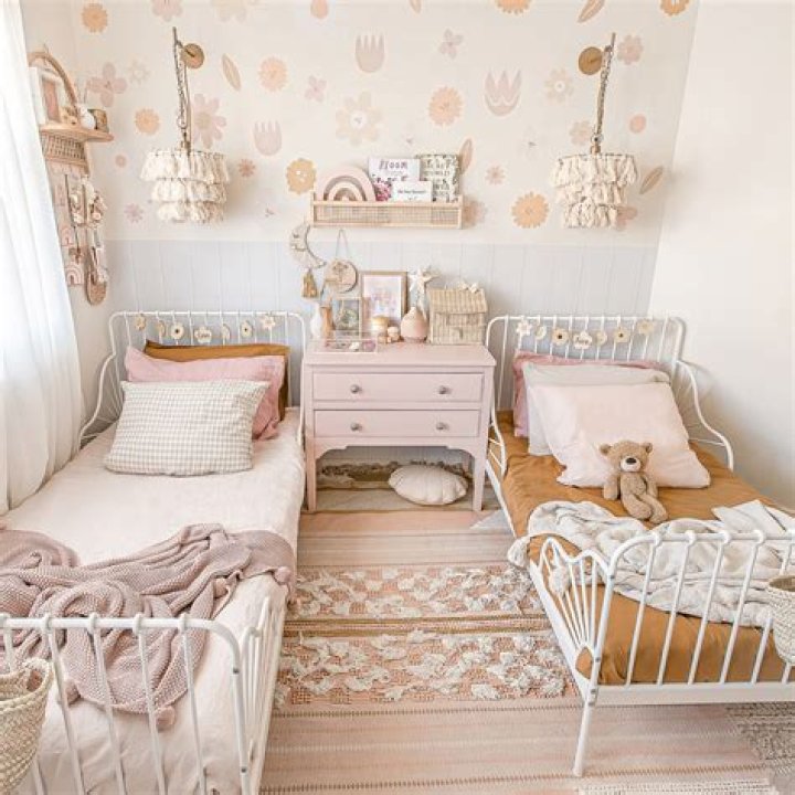 Can a brother and sister share a bedroom?