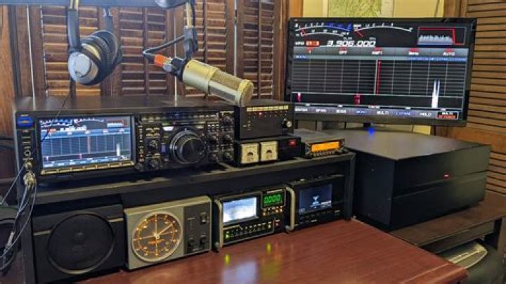 Can a ham radio talk to GMRS?