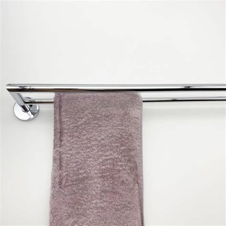 Can a towel rail go in Zone 2?