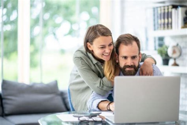 Can I claim my non working spouse as a dependent?