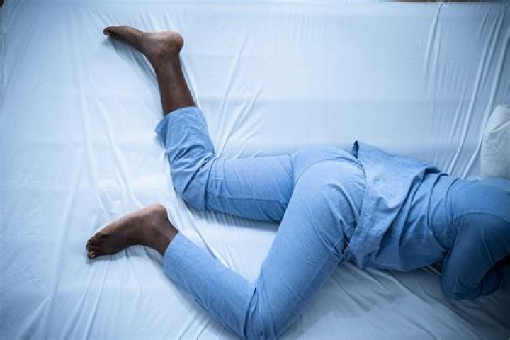 Can I sleep with coconut oil on my face?