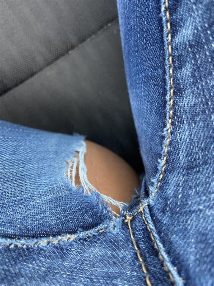 Can I wear ripped jeans as a sub?