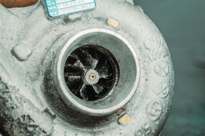 Can low oil cause turbo failure?