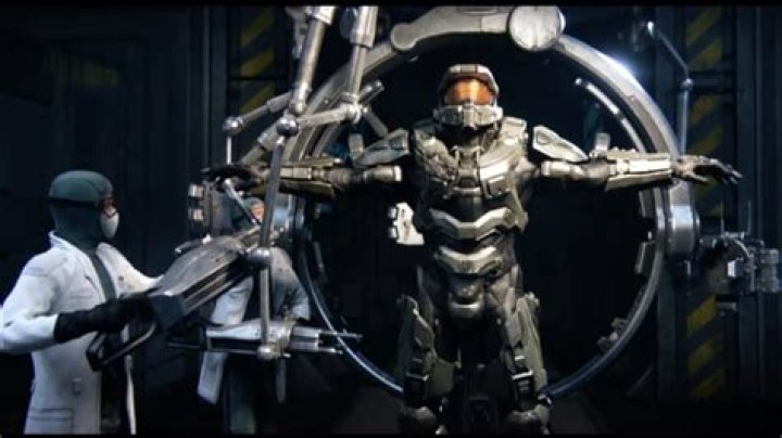 Can Master Chief take off his armor?