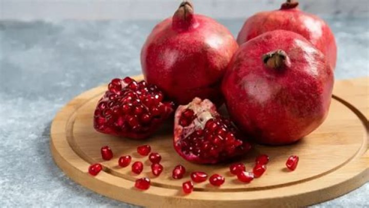 Can pomegranate whiten skin?