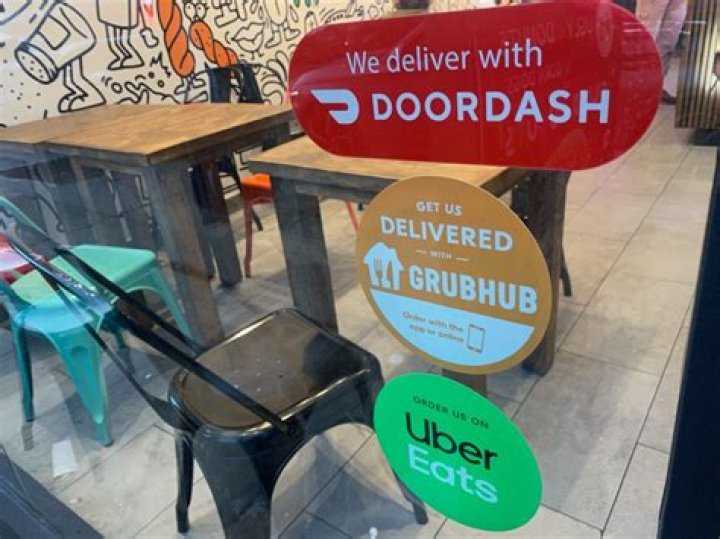 Can you do Doordash and Uber Eats at the same time?