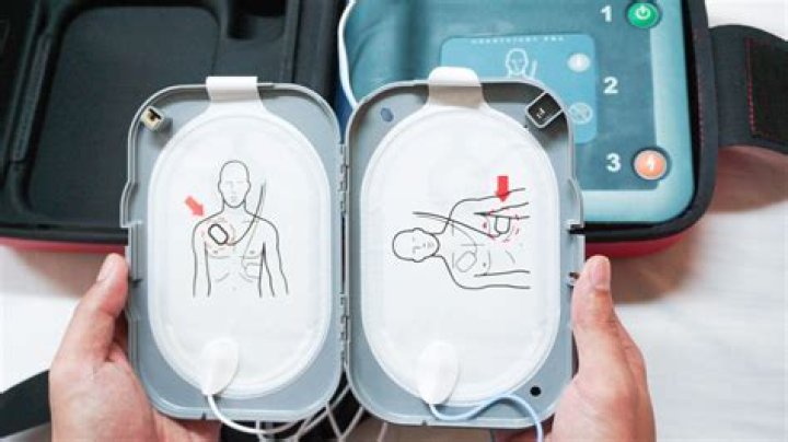 Can you have a DNR with a defibrillator?