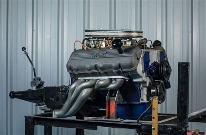 Did Ford have a 427 motor?