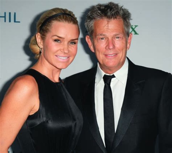 Did julio iglesias dated Yolanda Hadid?