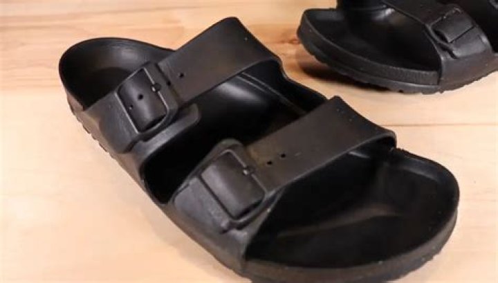Do Birkenstocks get smelly?