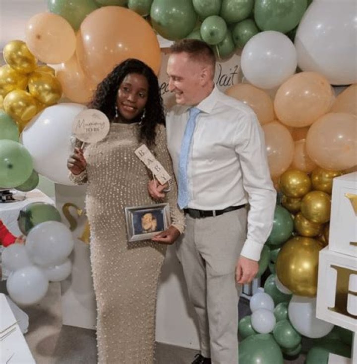 Do grandparents go to baby showers?