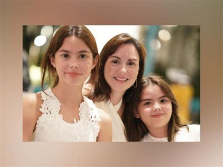 Do moms love their sons more than daughters?