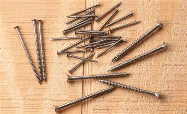 Do nails or screws split wood?