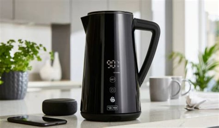 Does a kettle use more electricity when full?