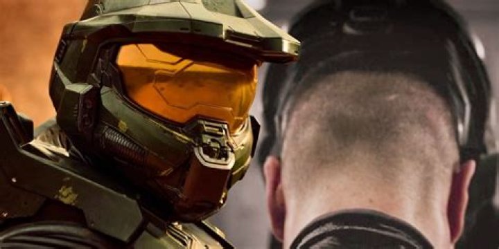 Does Master Chief ever show his face in the games?