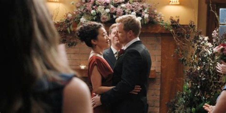 Does Owen Hunt marry Teddy?