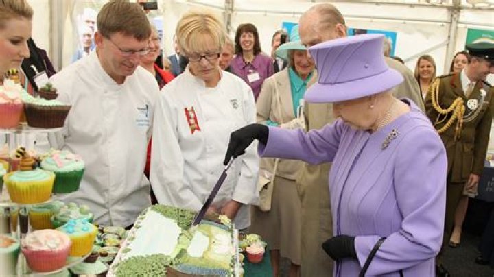 Does Queen Elizabeth eat ice cream?