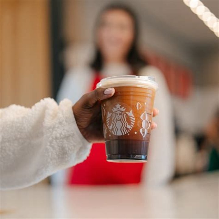 Does Starbucks give free water?