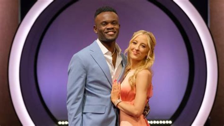 Does Stephen Bonnet fall in love with Brianna?