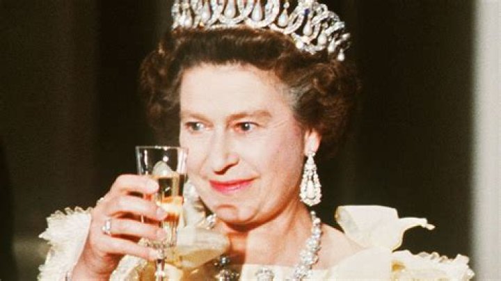 Does the Queen drink champagne before bed?