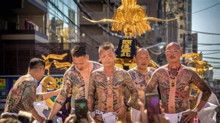 Does the yakuza still exist?