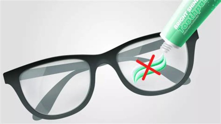 Does toothpaste damage your glasses?