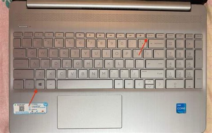 How do I activate the Insert key on my HP laptop?
