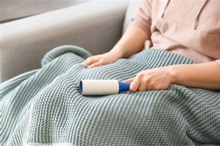 How do you get rid of lint and build up in dreads?