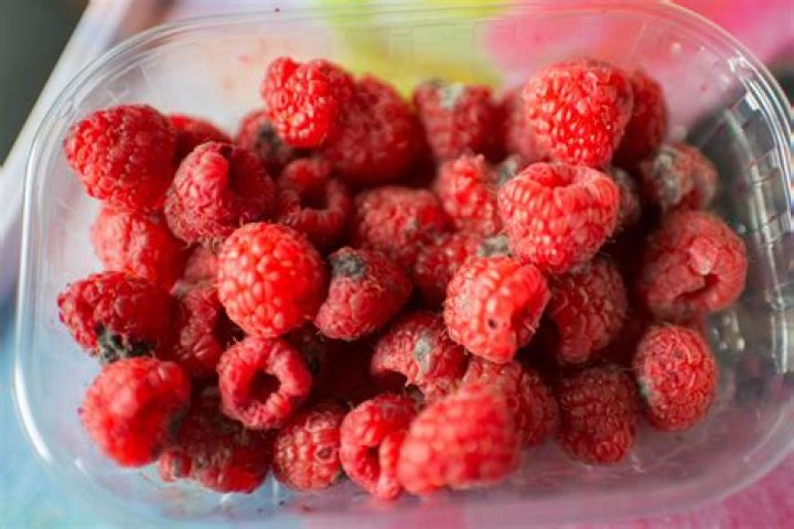 How do you know when raspberries are bad?
