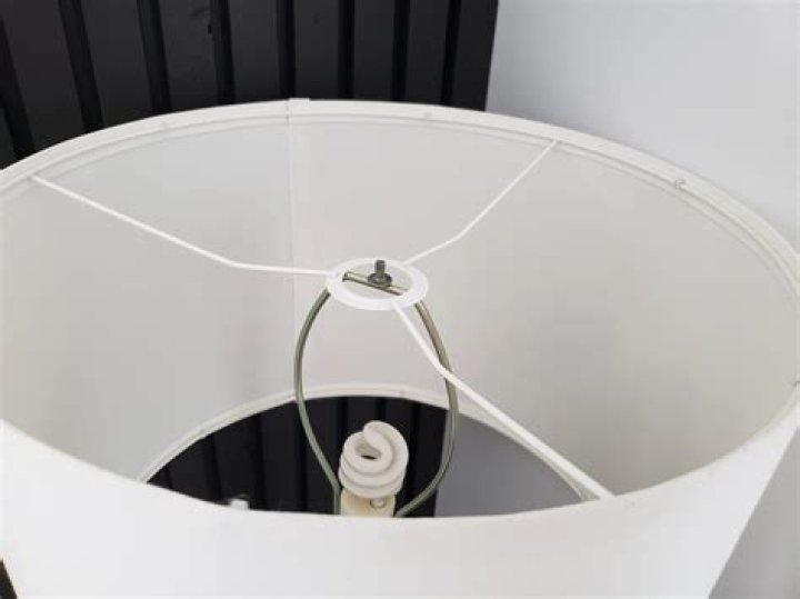 How do you make a beige lamp shade white?