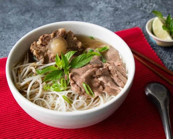 How is C pronounced in Vietnamese?