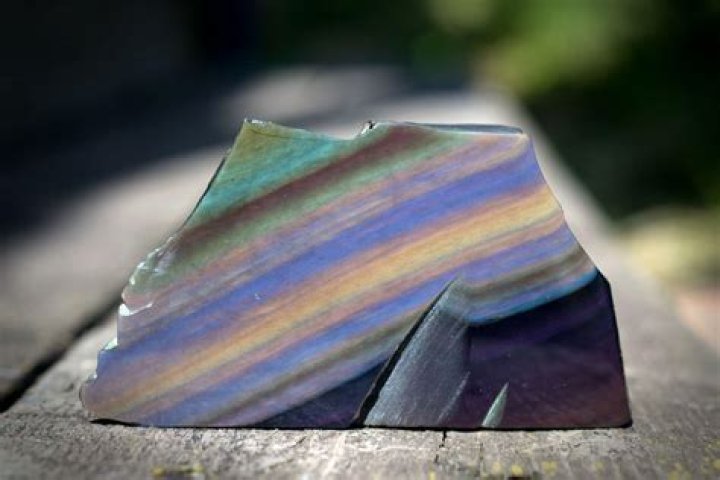 How is rainbow obsidian formed?