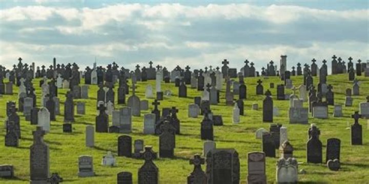 How long do cemeteries hold bodies?