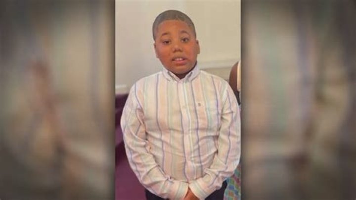 How long should an 11 year old read per day?