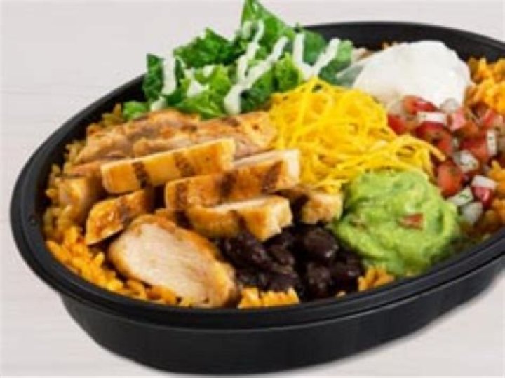 How many calories are in a chicken Power Bowl from Taco Bell?