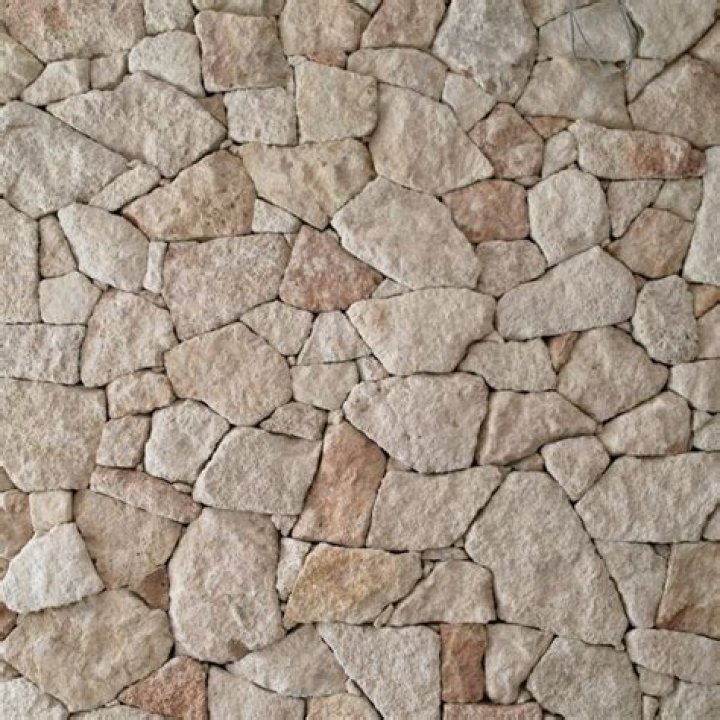How many Handmades are needed for a stone wall?