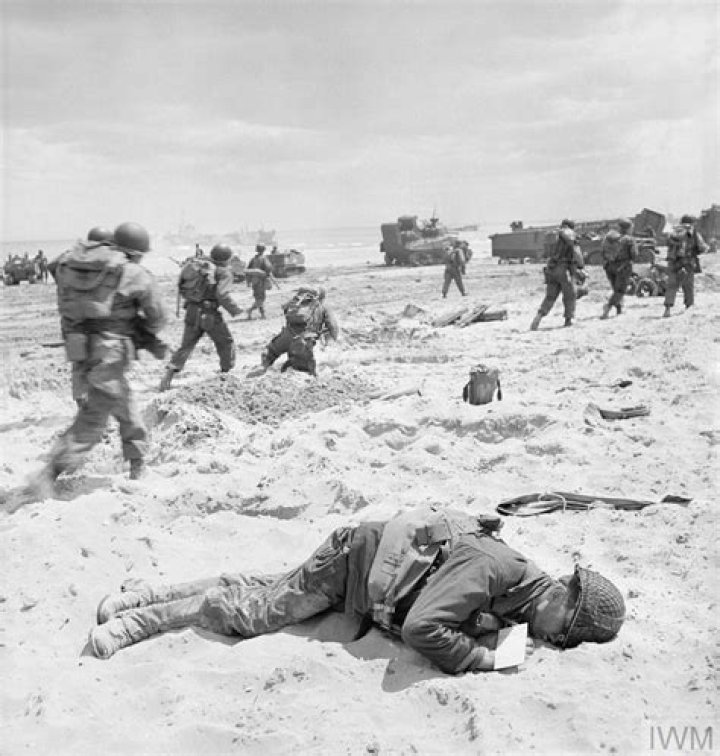 How many soldiers were killed at Omaha Beach?