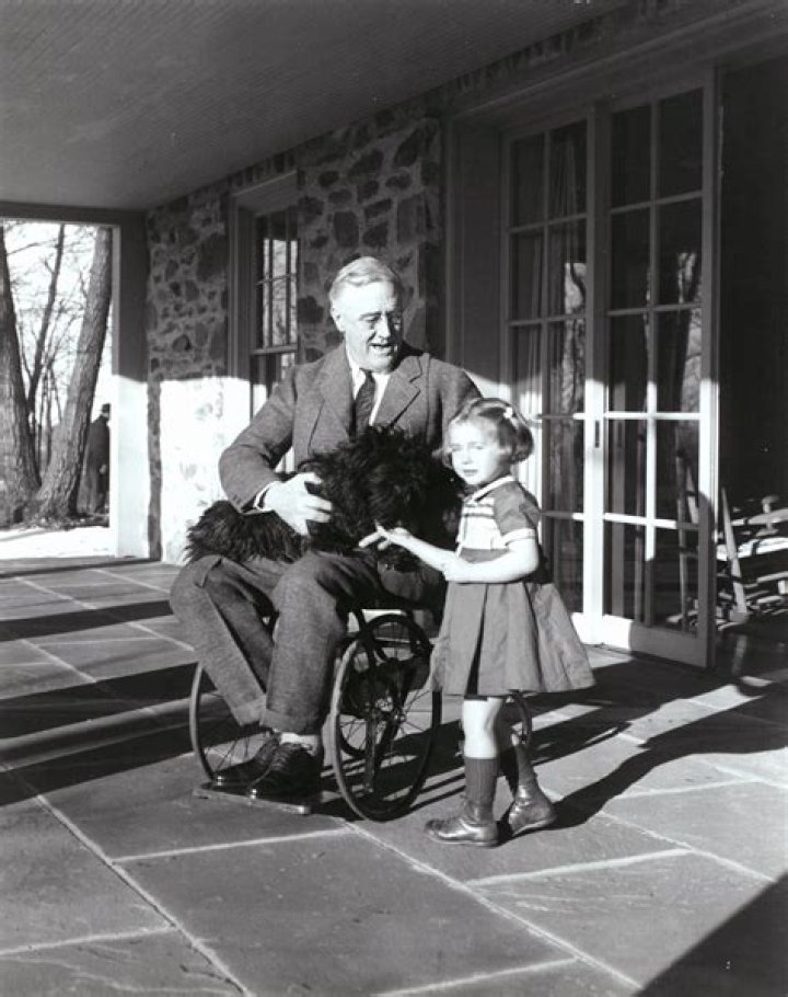 How old was Franklin Roosevelt when he got polio?