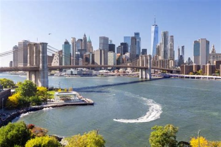 In what US city which has the most bridges in America?