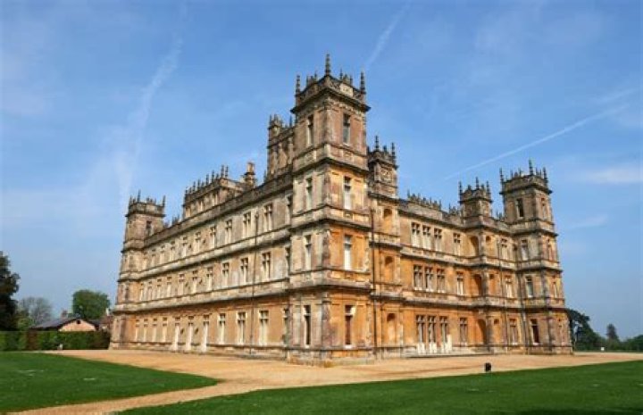 Is Downton Abbey a true story?