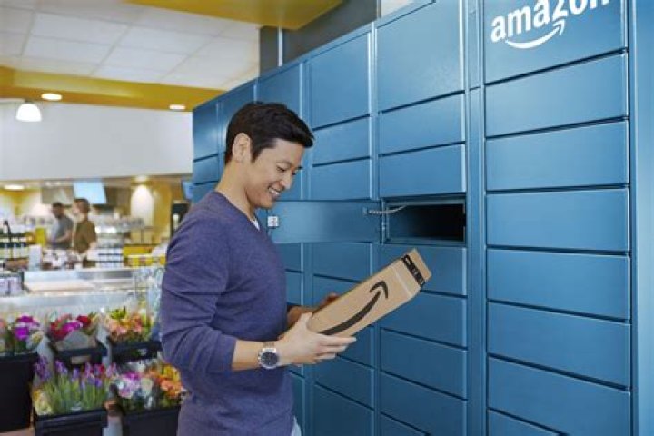 Is it free to ship to an Amazon locker?
