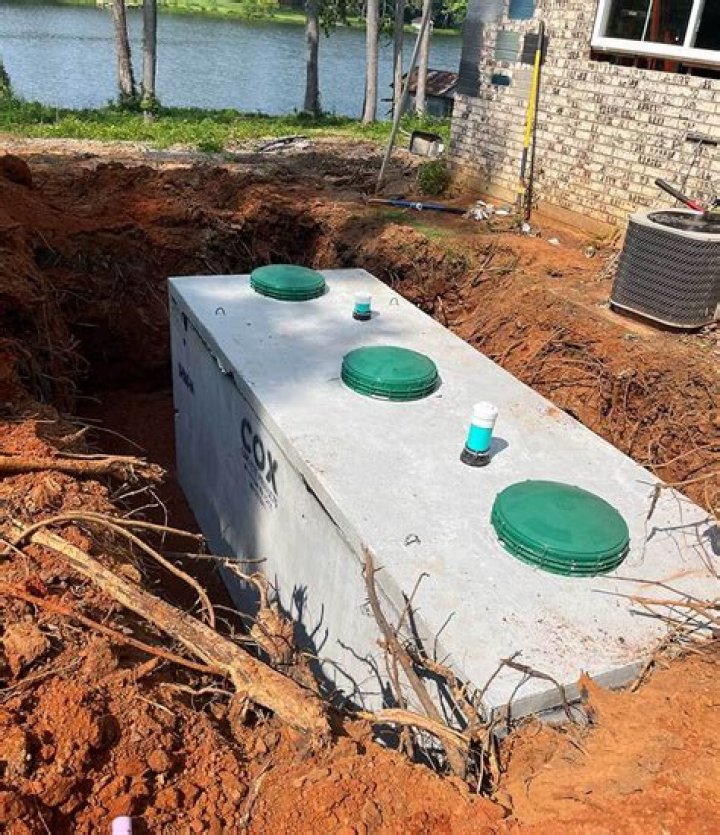 Is it illegal to not have a septic tank in Texas?