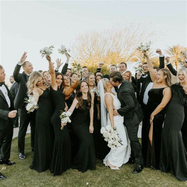 Is it rude to get married the same year as your sibling?