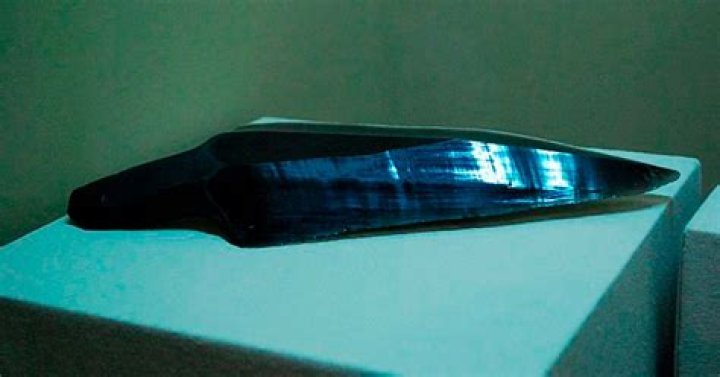 Is obsidian sharper than a razor?