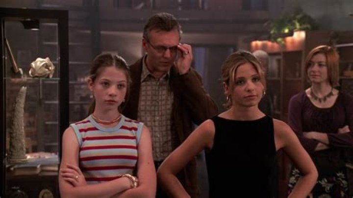 Is Willow in season 7 of Buffy?