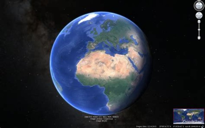 Is Zoom Earth better than Google Earth?